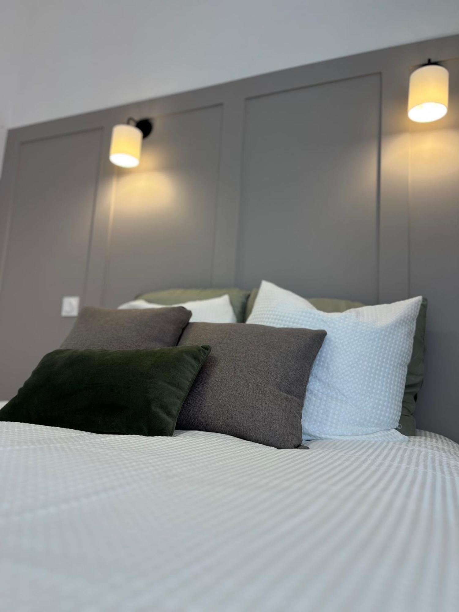 Duplex Raffine, Elegant & Climatise - La Mezz Apartment Nimes Bagian luar foto